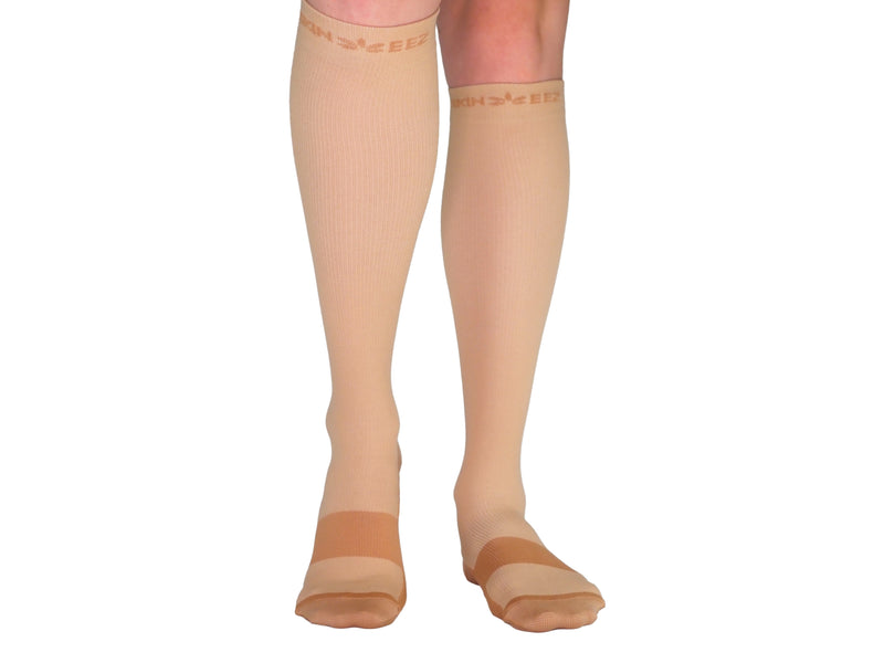 Skineez Hydrating Copper-Infused 15-20 mmHg Compression Socks