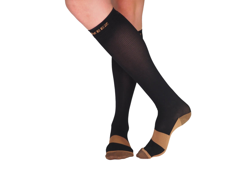 Skineez Hydrating Copper-Infused 15-20 mmHg Compression Socks