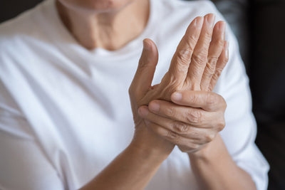 Who can benefit from Arthritis gloves