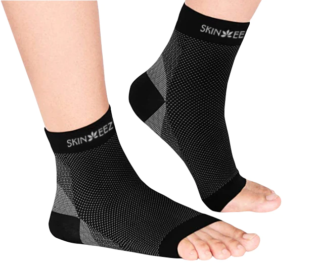 Skineez Hydrating Medical Grade Moderate Compression Menthol Plantar Fasciitis Sleeve